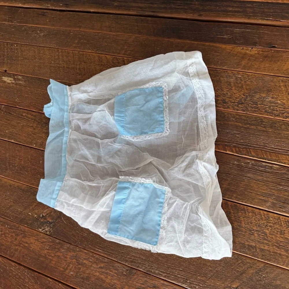 Vintage Sheer White Organza Half Apron‎ Blue Lace Trim Pockets Retro 1950s Style